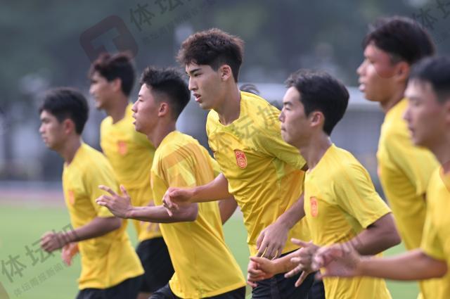 华体会官网-国少敲定U17亚预赛23人名单 明晚对阵巴林生死战
